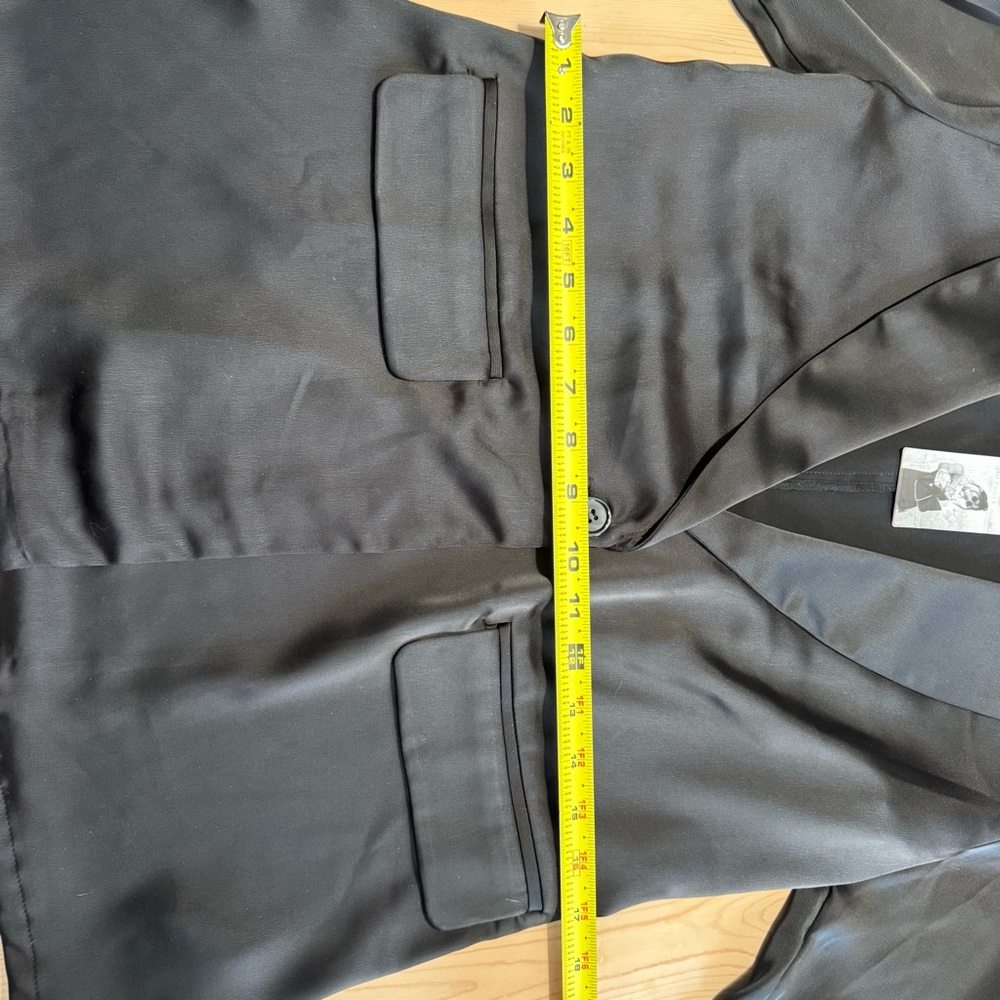 Sincerely Jules NEW WITH TAGS Women’s Blazer faux pockets silky black Sz Medium - Picture 4 of 9